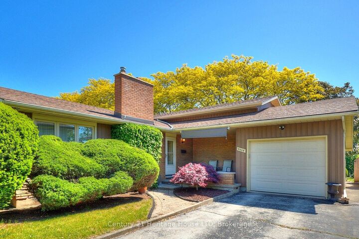4668 Pinedale Drive  Niagara Falls ON L2E 6M8 photo