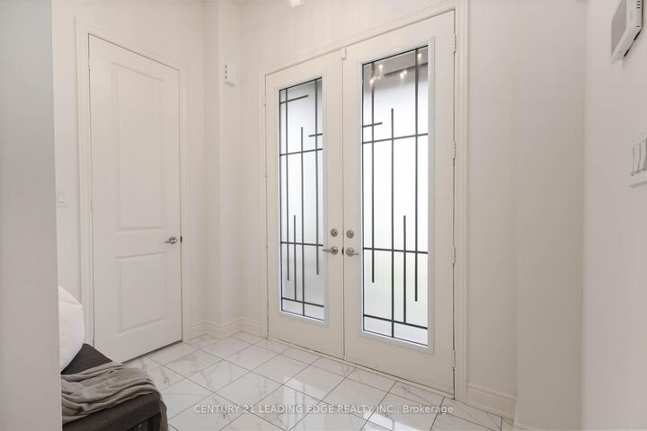 Photo de la propriété: 2118 Cayenne Street ON L1H 0H4