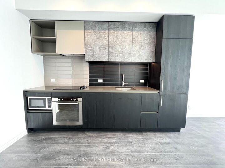 Property Photo:  1000 Portage Parkway 908  ON L4K 0L1 