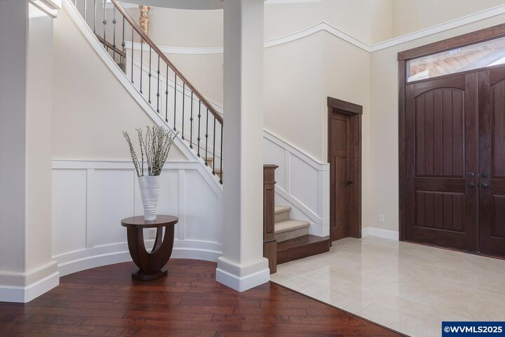 Property Photo:  5355 Haystack Dr  OR 97149 