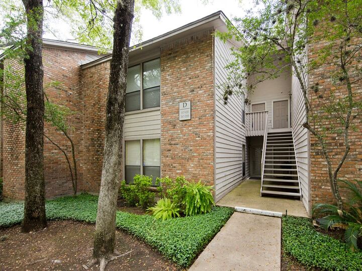 Property Photo: 3839 Dry Creek Drive 220 TX 78731
