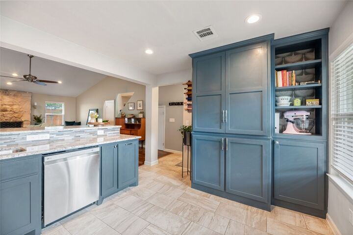 Property Photo:  9810 Willers Way  TX 78748 