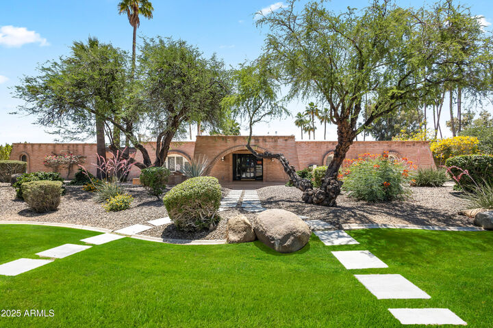 Property Photo: 6245 E Hillcrest Boulevard AZ 85251