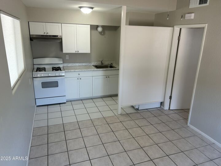 Property Photo: 2025 S Forest Avenue 2 AZ 85282
