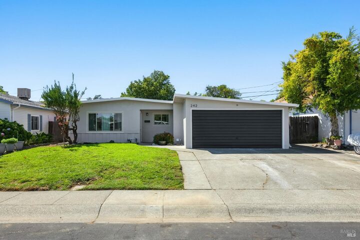 Property Photo: 242 Arbor Street CA 95688