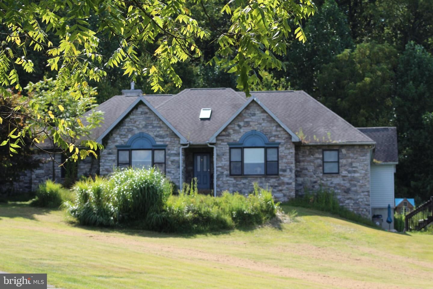 Property Photo:  1157 Fritztown Road  PA 17569 