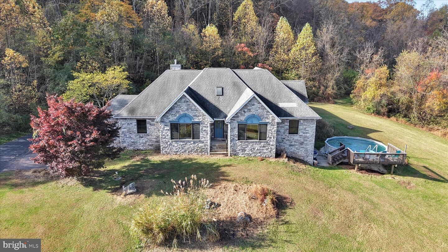 Property Photo: 1157 Fritztown Road PA 17569