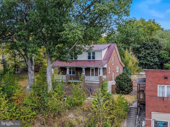 687 S Washington Street  Berkeley Springs WV 25411 photo