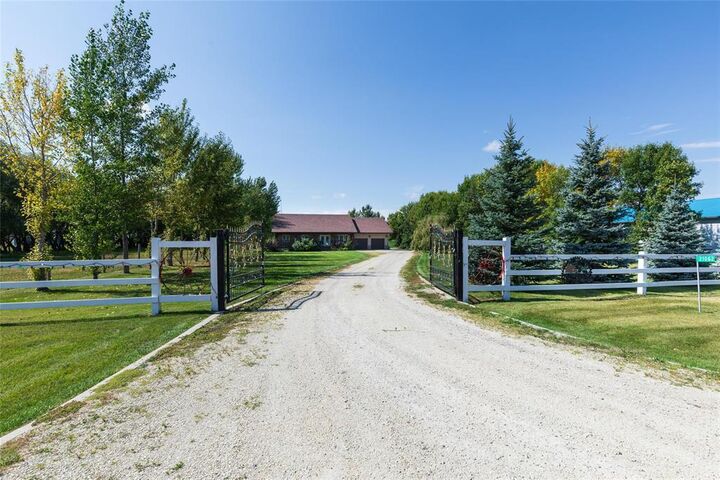 Property Photo: 21062 Road 33 Road MB R0A 1X0
