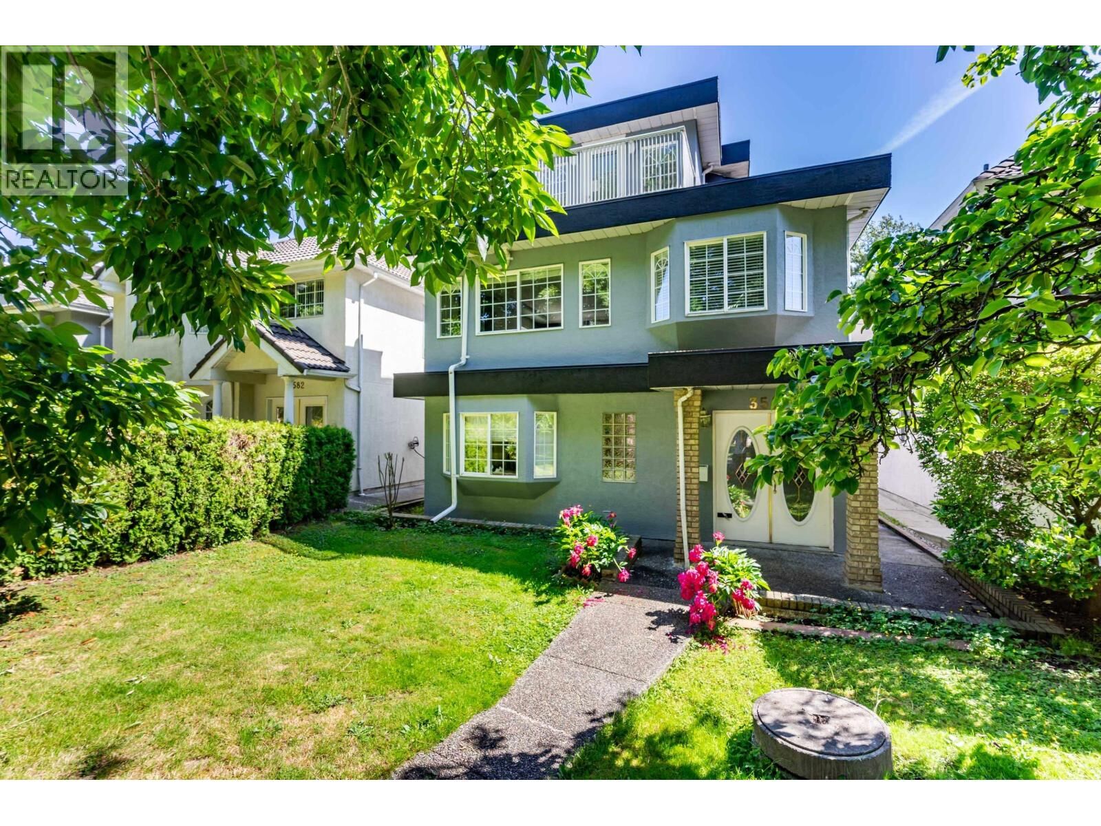 Property Photo:  3580 William Street  BC V5K 2Z7 