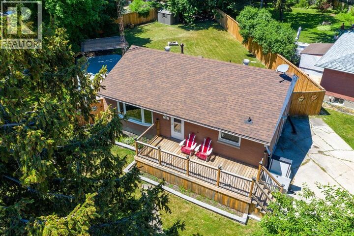 Property Photo: 18 Tweedsmuir Avenue ON N7S 2R8