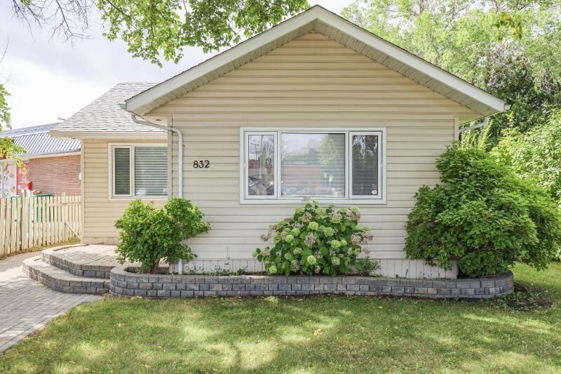 Photo de la propriété:  832 St. Mary'S Road  MB R2M 3P4 