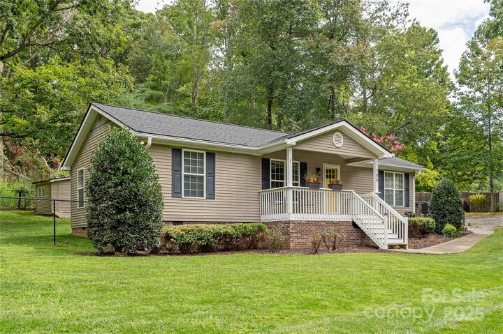 708 Stoney Mountain Road  Hendersonville NC 28791 photo