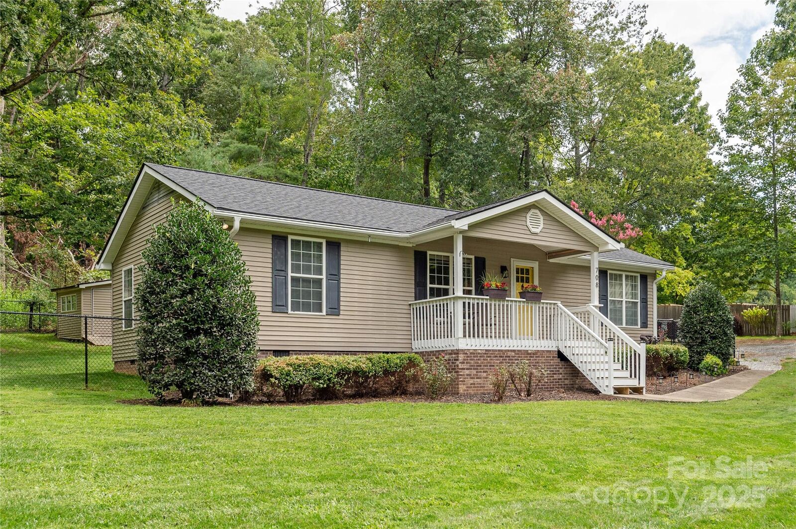 Property Photo: 708 Stoney Mountain Road NC 28791