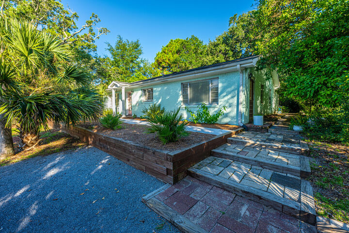 Property Photo: 112 W Indian Avenue SC 29439