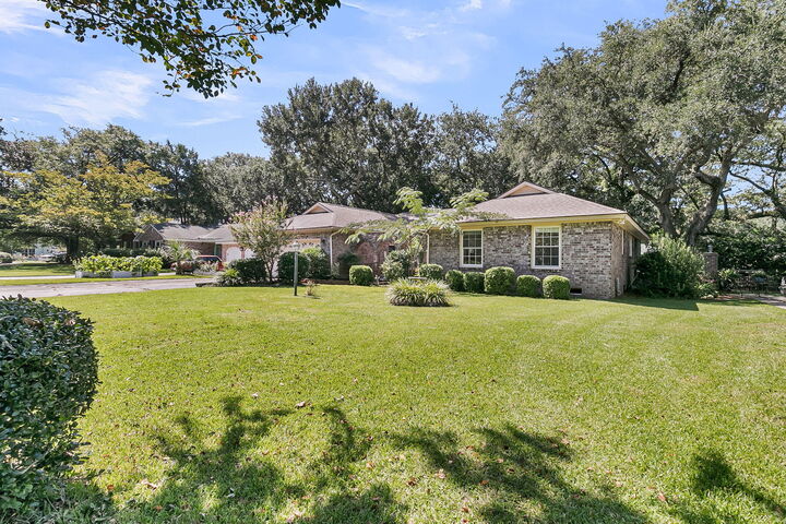 Property Photo:  11 Trachelle Lane  SC 29407 