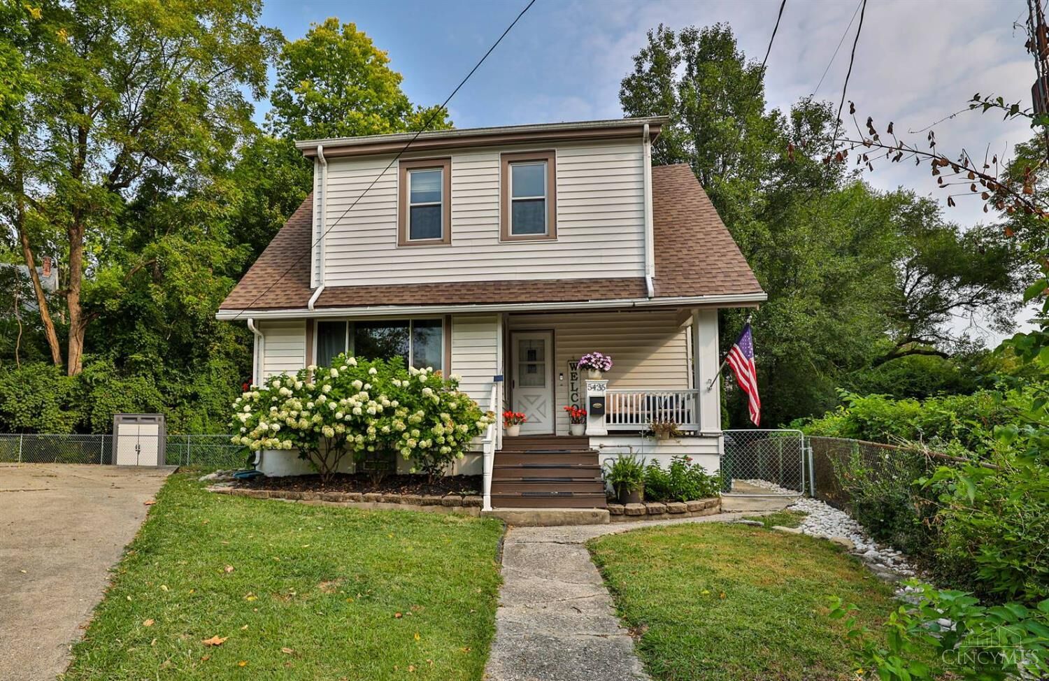 Property Photo: 5435 Roseland Mound OH 45212