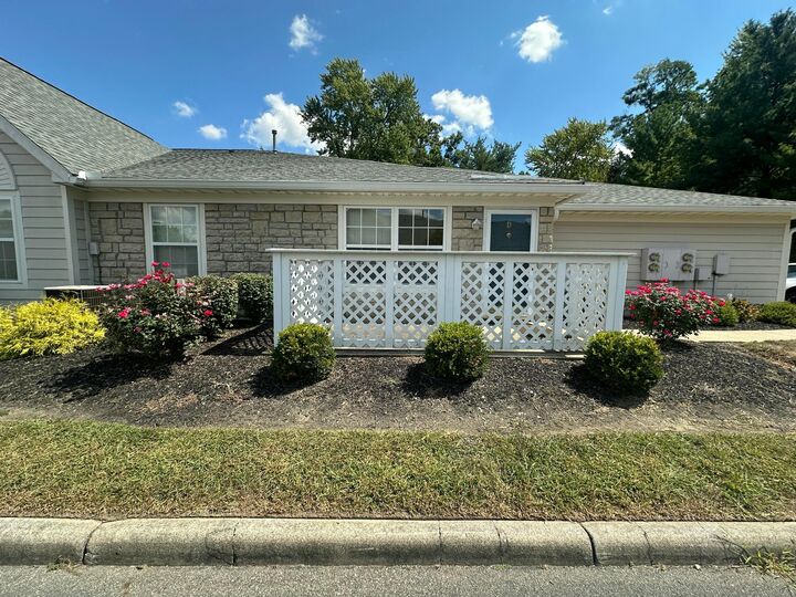 Property Photo:  185 Groveport Pike  OH 43110 
