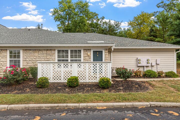Property Photo: 185 Groveport Pike OH 43110