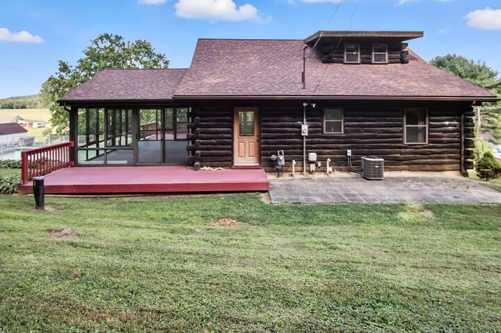 Property Photo:  8916 Newark Road  OH 43830 
