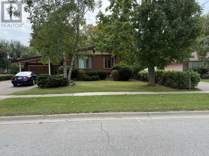 Photo de la propriété: 7 Vipond Road ON L1M 1B3
