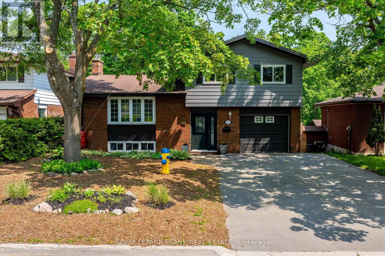 Property Photo: 1296 Cartier Boulevard ON K9H 6S1