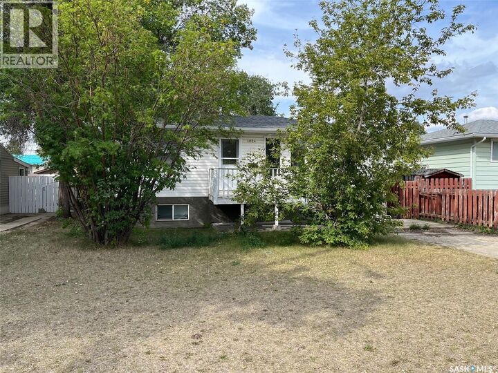 Property Photo:  1024 Hastings Street  SK S6H 5R8 