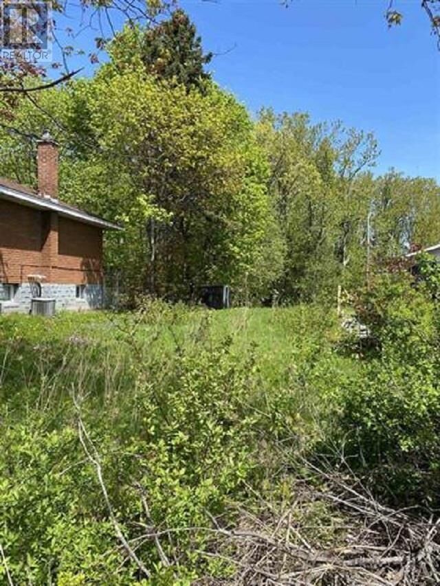 Property Photo:  50 Stevens St  ON P6B 3N7 