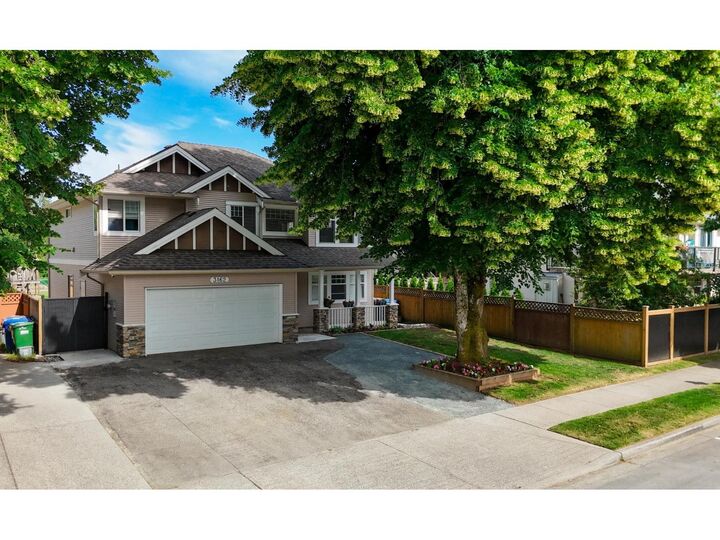 Photo de la propriété: 3162 Station BC V4X 2S8