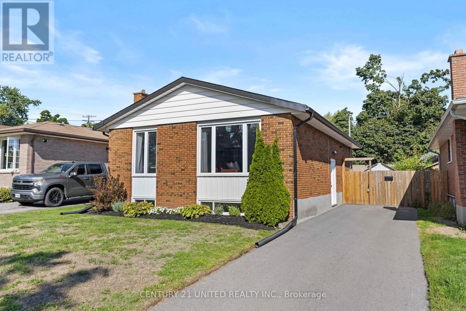 Property Photo: 392 Wellington Street ON K9H 5C2