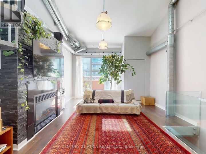 Property Photo: 766 King Street West 403 ON M5V 1N6