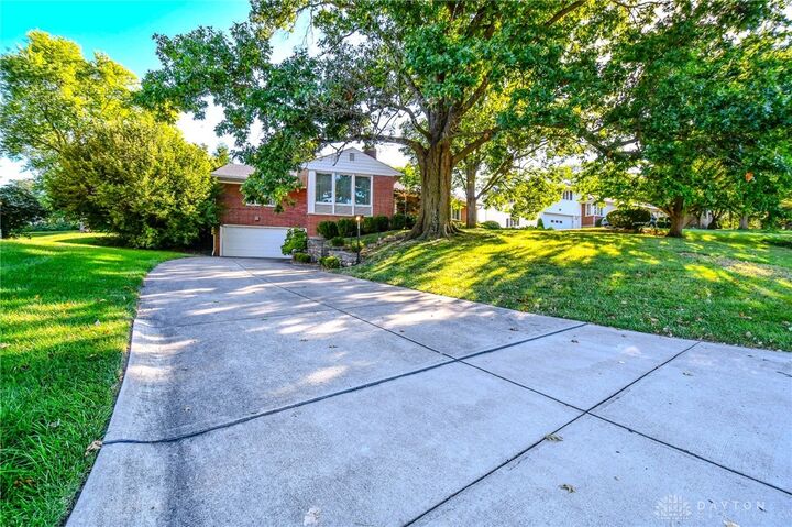 Property Photo:  927 Cottonwood Road  OH 45419 