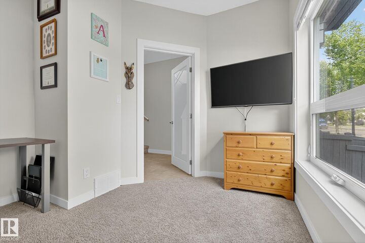 Property Photo: 2560 Pegasus Boulevard NW 6 AB T5E 6V4