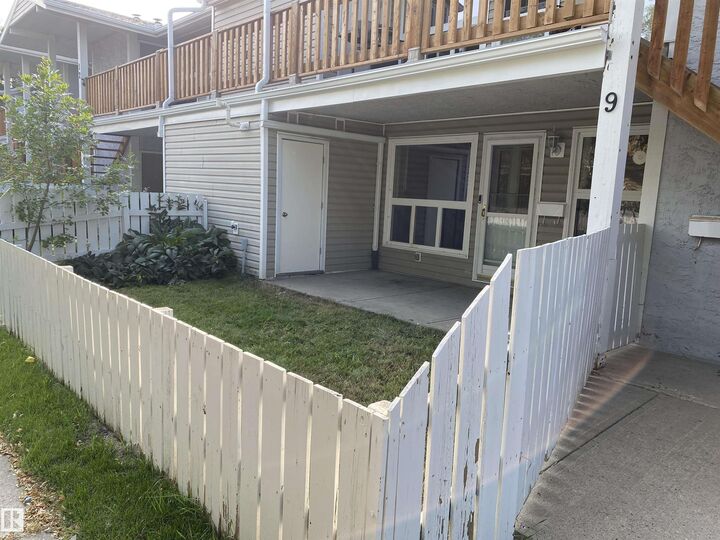 Property Photo: 2703 79 Street NW 9 AB T6K 3Z6