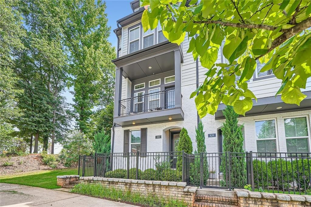 Property Photo: 816 S Columbia Drive GA 30030