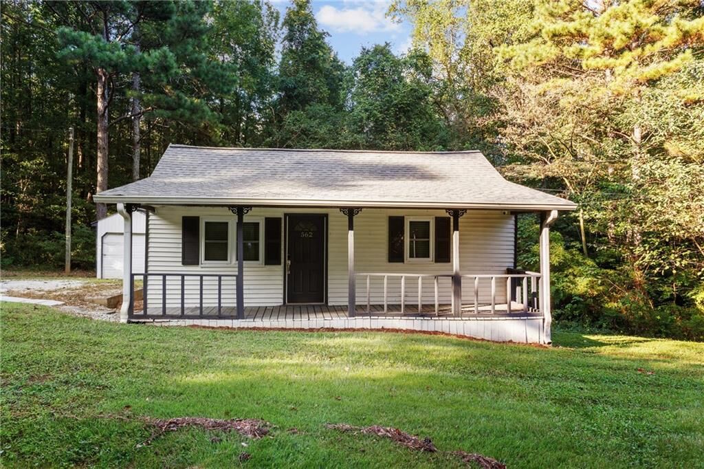 Property Photo: 562 Patillo Road GA 30281