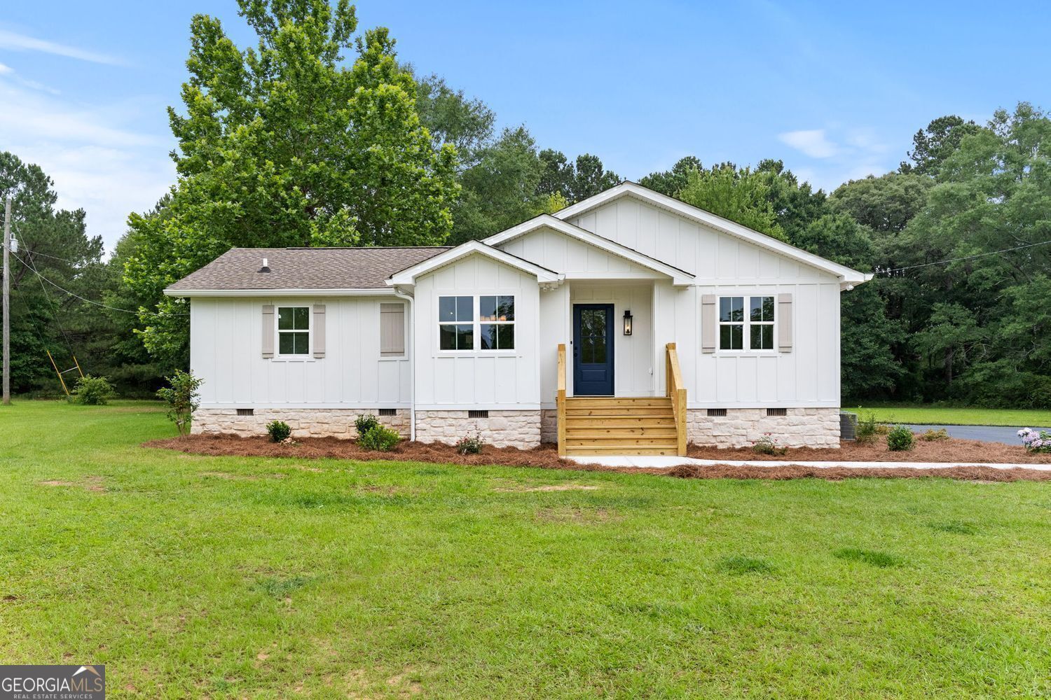 Property Photo: 134 Mathews Road GA 30257