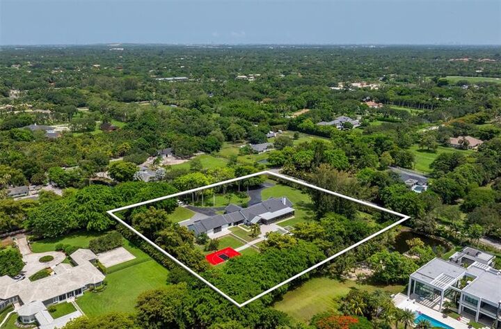 Property Photo: 7077 NW 87th Ave FL 33067