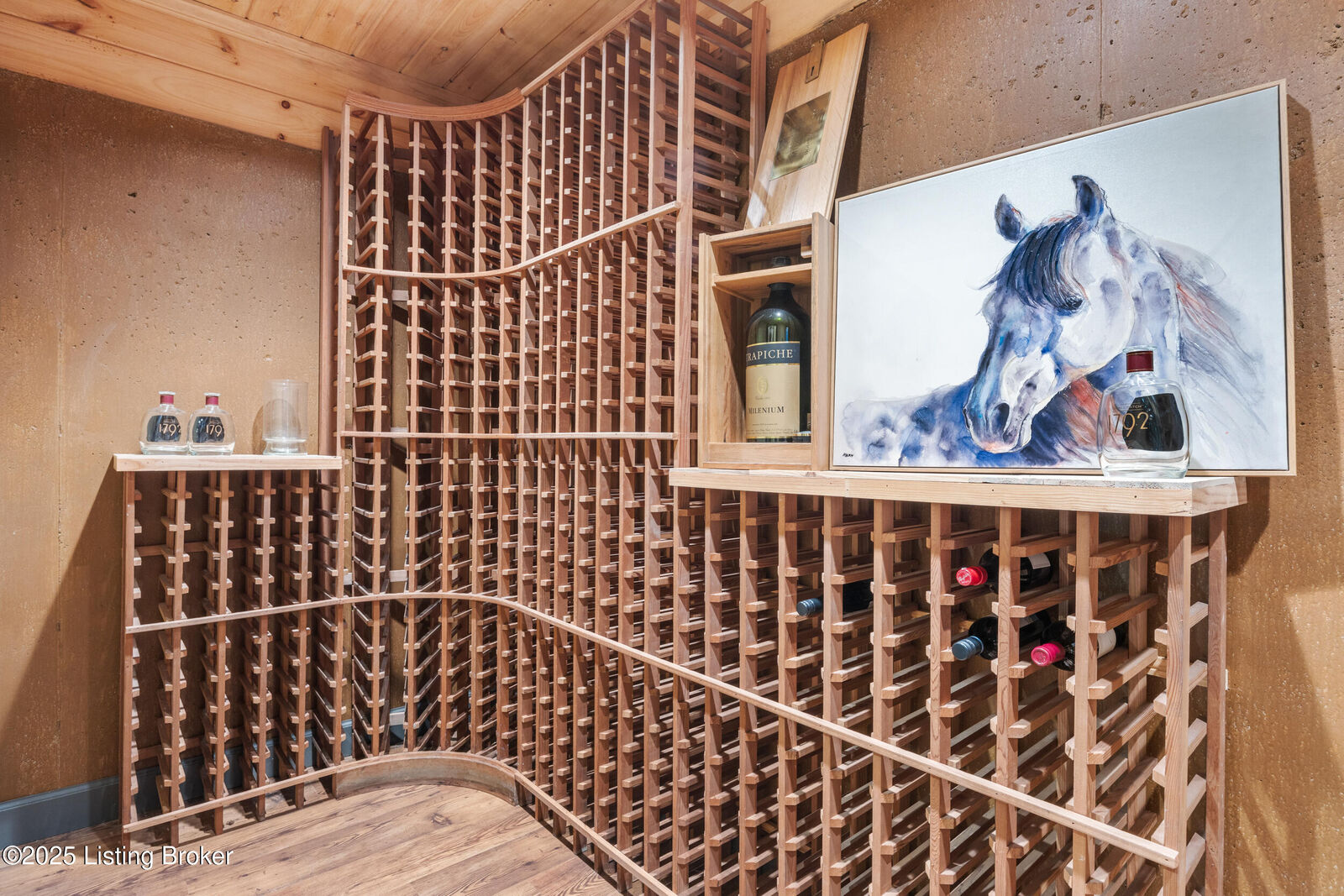 Property Photo:  2341 Ash Ave  KY 40245 