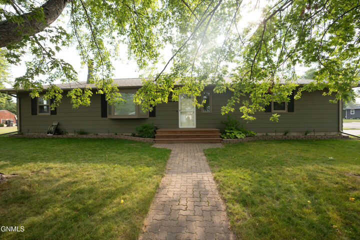 1708 10th Avenue NE  Jamestown ND 58401 photo