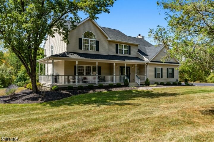 Property Photo: 10 E Dreahook Rd NJ 08889
