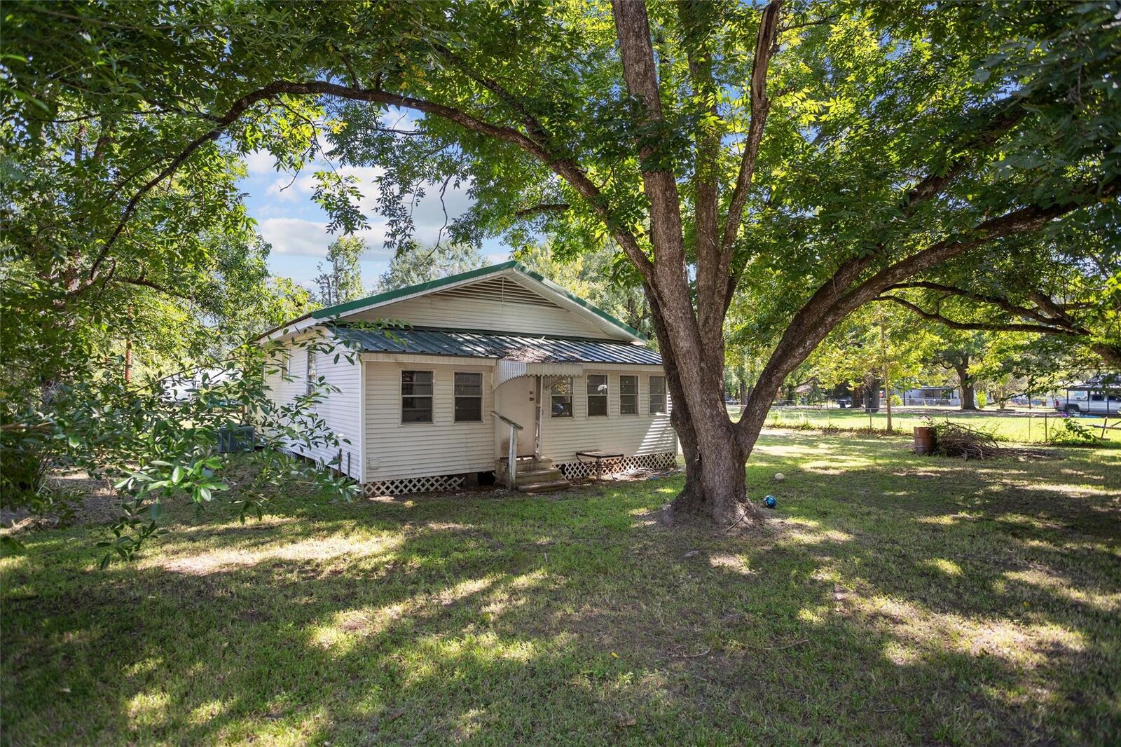 Property Photo:  614 E Spruce Street  TX 75949 
