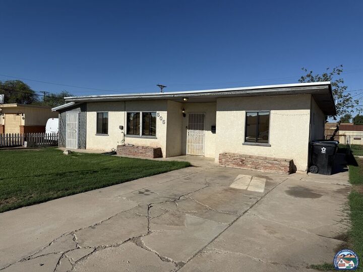 Property Photo:  505 N F St  CA 92251 