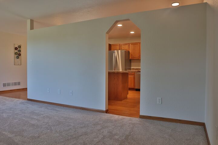 Property Photo: 1710 Neil Drive IA 50219