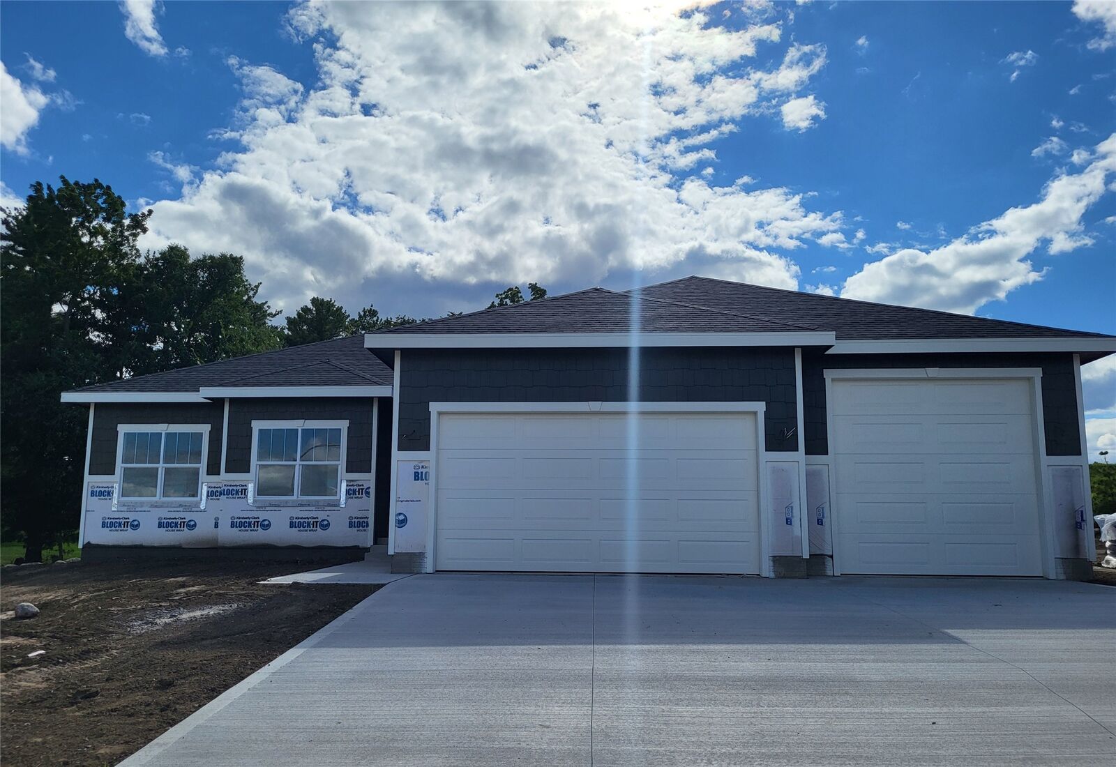 Property Photo:  102 Crossroads Court  IA 50226 