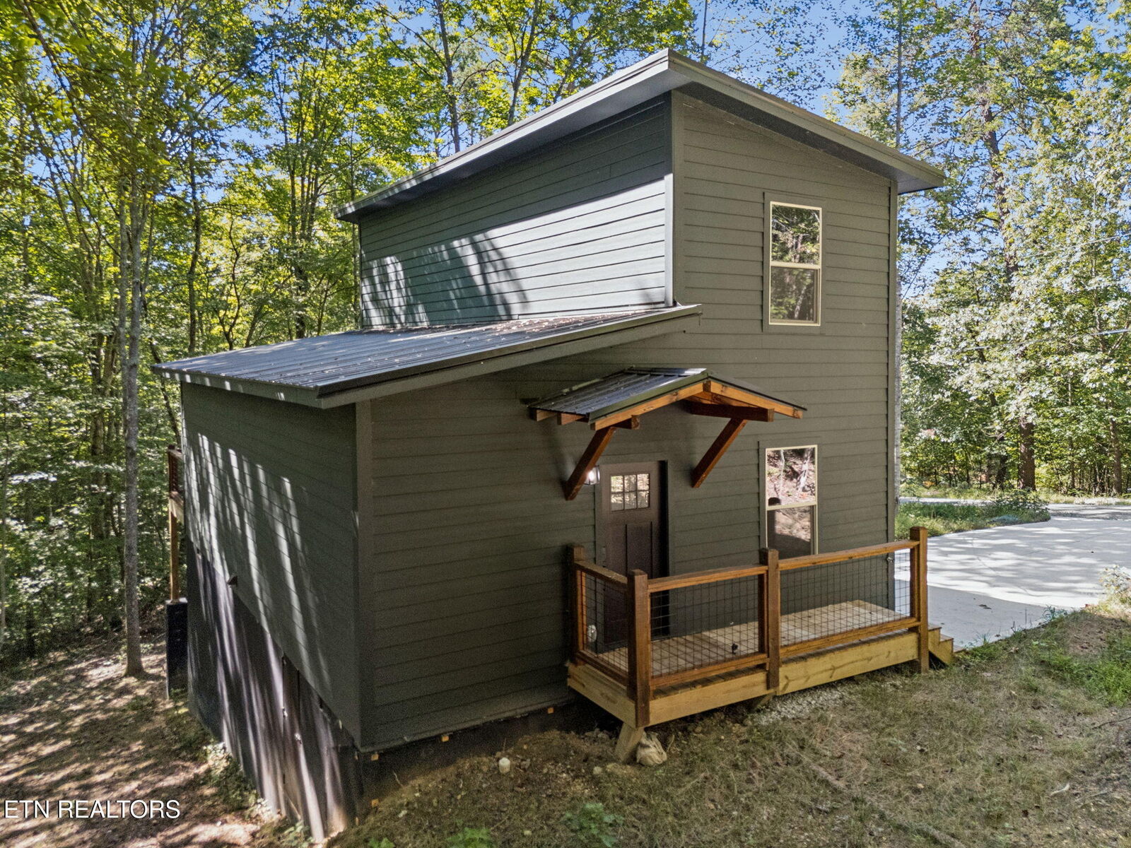 Property Photo: 717 Country Oaks Lane TN 37766