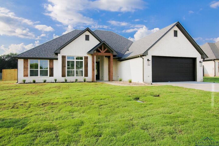 Property Photo:  208 Lafoy Ln Central Trace  TX 75650 