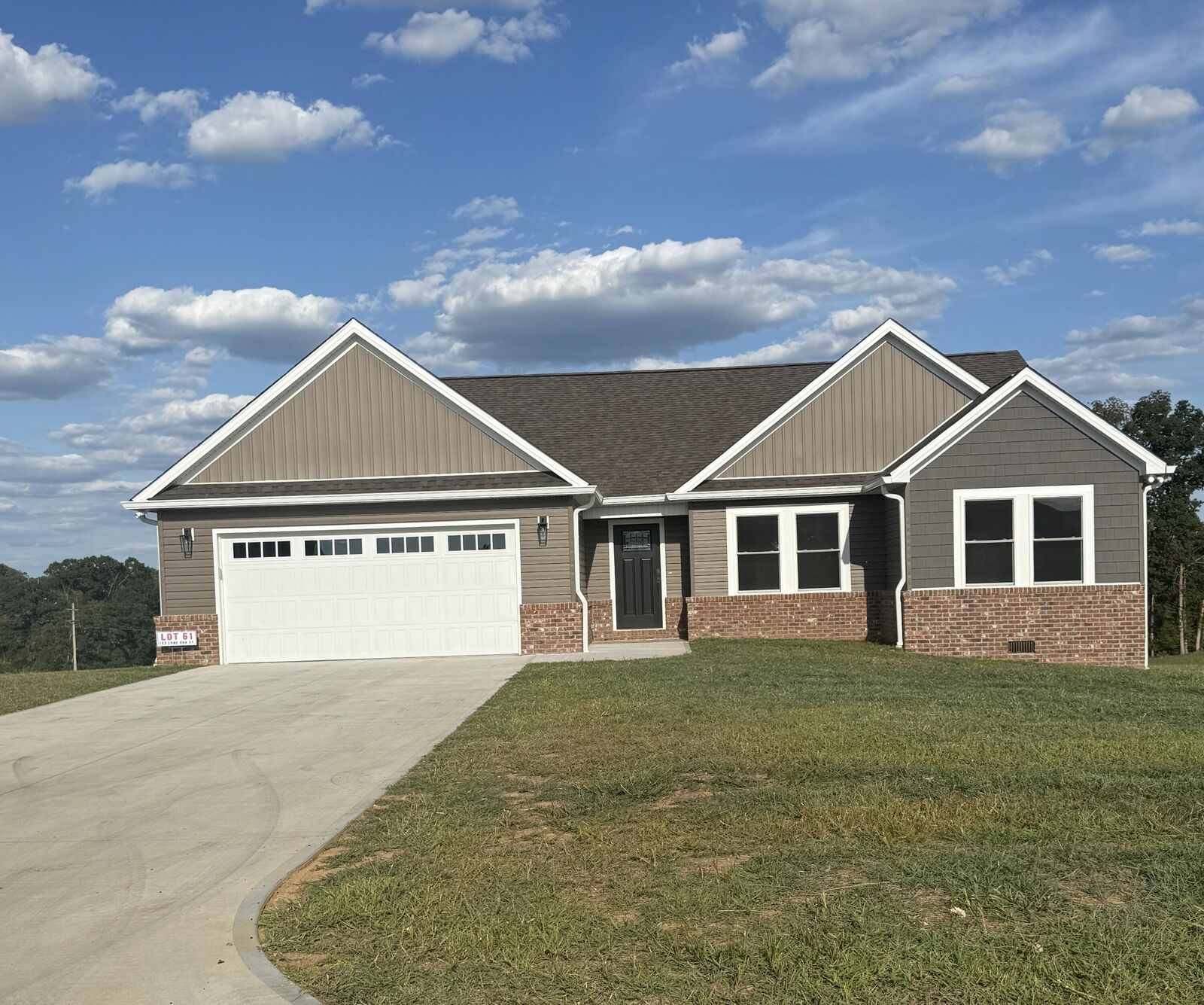 Property Photo:  123 Lone Oak Court  KY 42503 