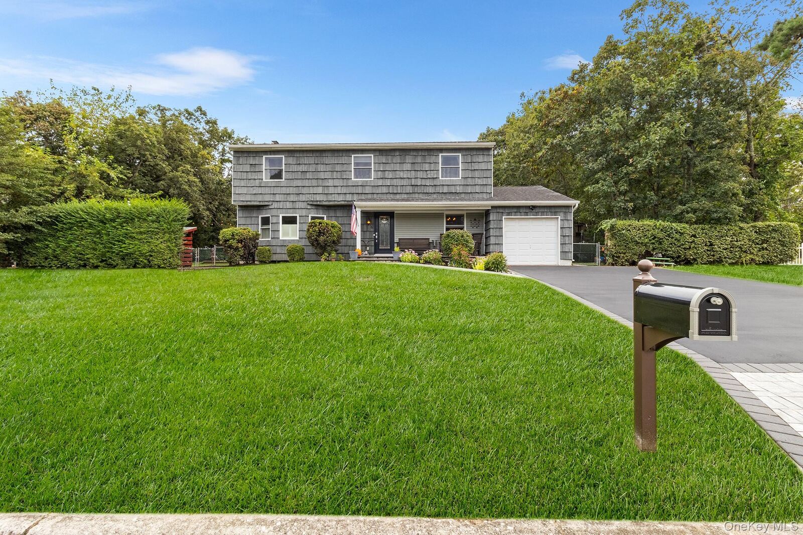 Property Photo:  6 Barry Lane  NY 11766 
