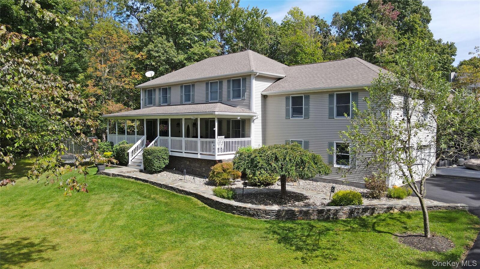 Property Photo:  5 Rosell Court  NY 12540 